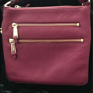 Women cross body bag!
